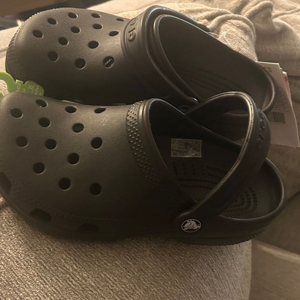 CROCS children’s size 3, NWT - Picture 6 of 7